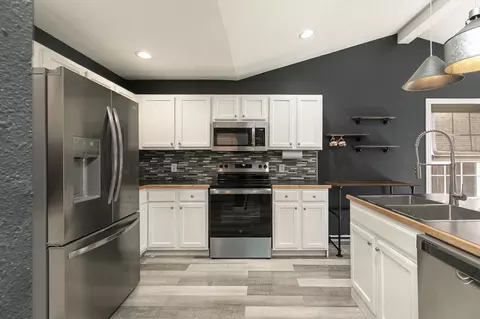 Kitchen - 762 W Juniper Ln, Nixa, MO 65714 photo 2 of 3