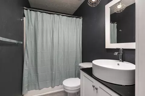 Bath - 762 W Juniper Ln, Nixa, MO 65714 photo 3 of 3