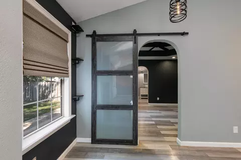 Entry Way - 762 W Juniper Ln, Nixa, MO 65714 photo 4 of 5