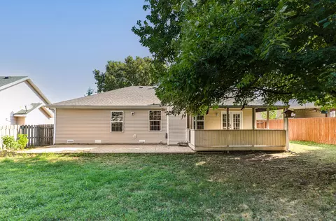 Exterior - 762 W Juniper Ln, Nixa, MO 65714 photo 5 of 7