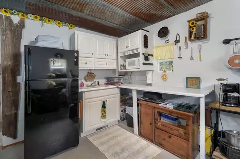 Kitchen - 26 E Second Ln, Shell Knob, MO 65747 photo 5 of 5
