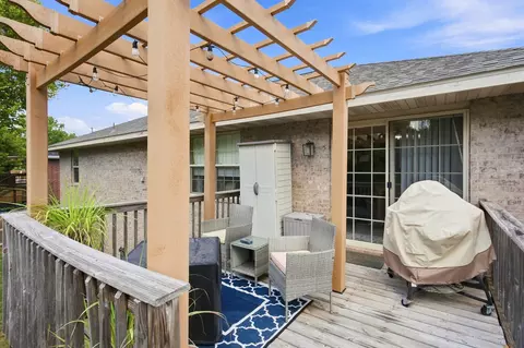 Exterior - 3892 W Parkridge Cir, Springfield, MO 65802 photo 5 of 9