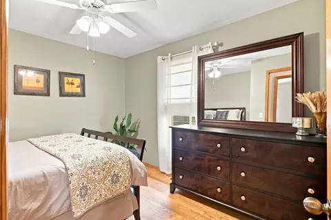 Bedroom - 3892 W Parkridge Cir, Springfield, MO 65802 photo 5 of 5