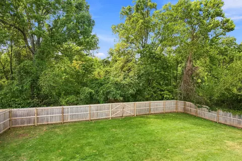 Exterior - 3892 W Parkridge Cir, Springfield, MO 65802 photo 9 of 9