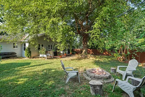 Exterior - 2039 E Wayland St, Springfield, MO 65804 photo 7 of 21