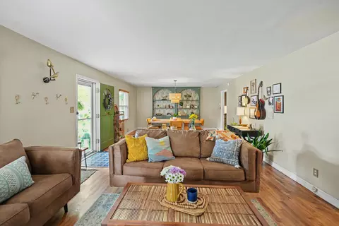 Living - 2039 E Wayland St, Springfield, MO 65804 photo 1 of 3