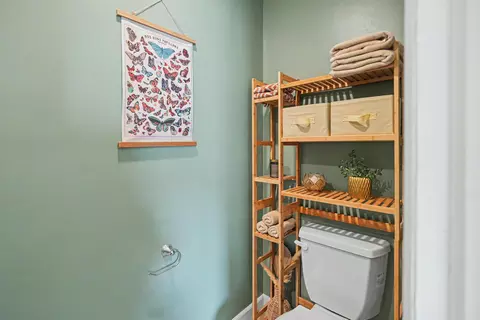 Bath - 2039 E Wayland St, Springfield, MO 65804 photo 2 of 5