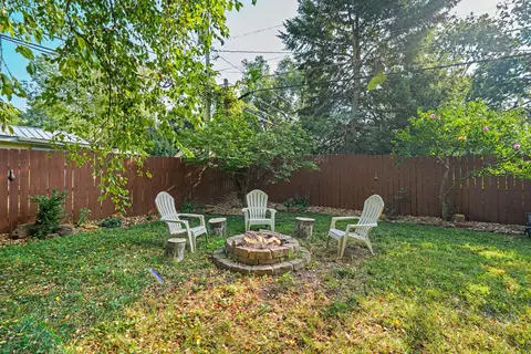 Exterior - 2039 E Wayland St, Springfield, MO 65804 photo 18 of 21
