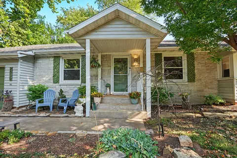 Exterior - 2039 E Wayland St, Springfield, MO 65804 photo 2 of 21
