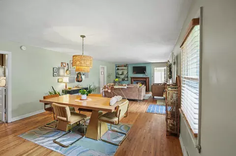 Dining - 2039 E Wayland St, Springfield, MO 65804 photo 3 of 4