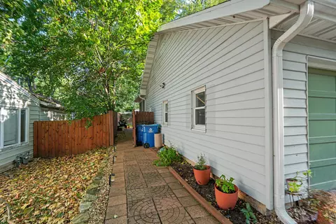 Exterior - 2039 E Wayland St, Springfield, MO 65804 photo 16 of 21