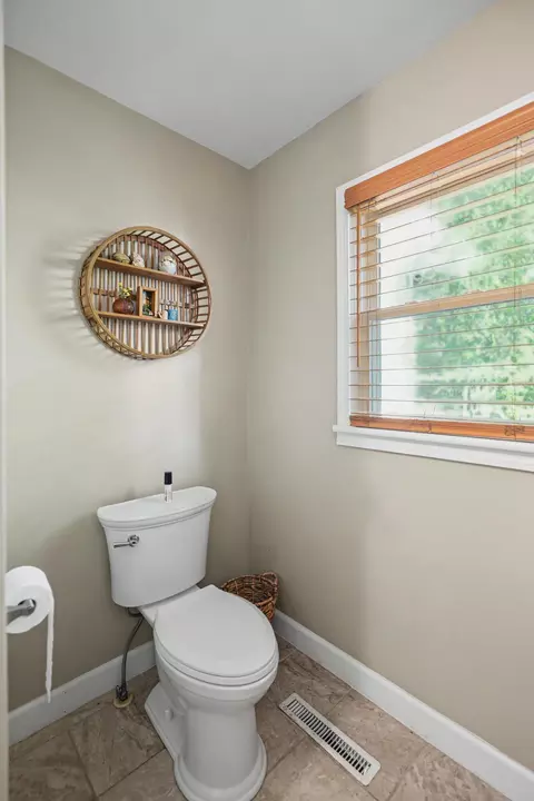 Bath - 2039 E Wayland St, Springfield, MO 65804 photo 5 of 5