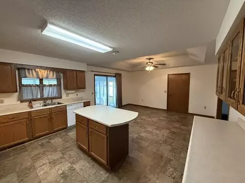 Kitchen - 807 E 16th St, Mountain Grove, MO 65711 photo 4 of 5