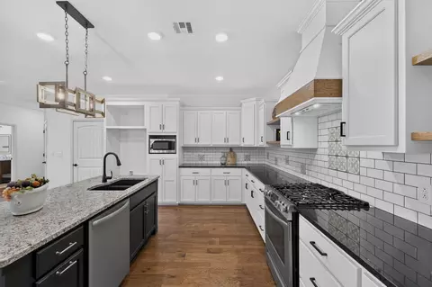 Kitchen - 1908 Buena Vista Avenue Ave, Carthage, MO 64836 photo 1 of 2