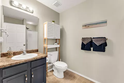 Bath - 52 Timber Oaks Trl #B, Branson, MO 65616 photo 1 of 7