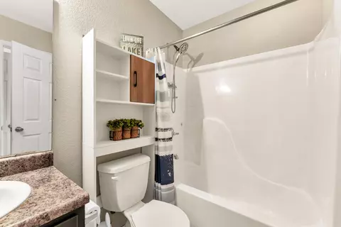 Bath - 52 Timber Oaks Trl #B, Branson, MO 65616 photo 4 of 7