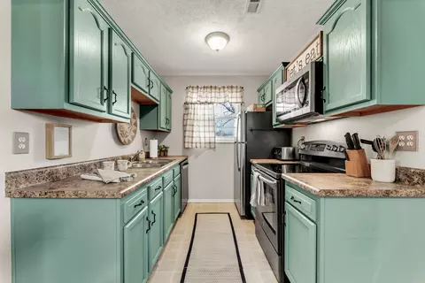 Kitchen - 52 Timber Oaks Trl #B, Branson, MO 65616 photo 1 of 3