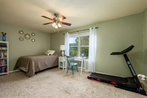 Bedroom - 421 Highpoints Rdg, Branson, MO 65616 photo 5 of 6