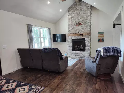Living - 2373 E 540th Rd, Buffalo, MO 65622 photo 2 of 8