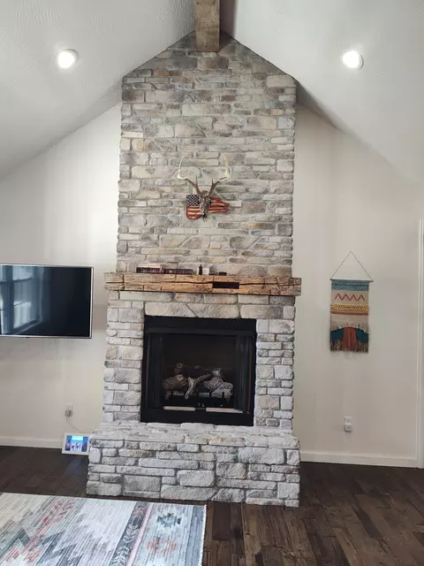 Living - 2373 E 540th Rd, Buffalo, MO 65622 photo 3 of 8