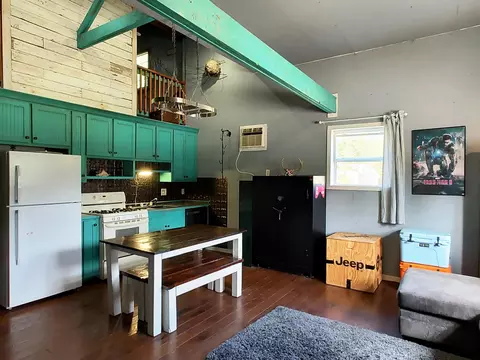 Kitchen - 2373 E 540th Rd, Buffalo, MO 65622 photo 6 of 7