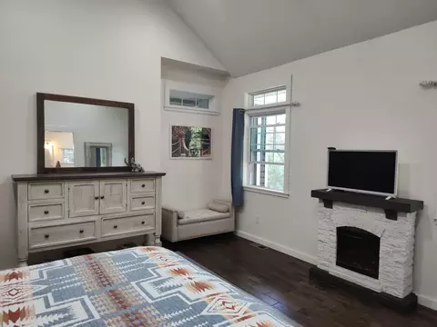 Bedroom - 2373 E 540th Rd, Buffalo, MO 65622 photo 3 of 5