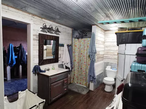 Bath - 2373 E 540th Rd, Buffalo, MO 65622 photo 9 of 9
