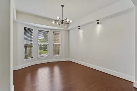 Living - 4039 E Melody Ln, Springfield, MO 65809 photo 3 of 12