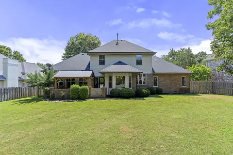 Exterior - 4039 E Melody Ln, Springfield, MO 65809 photo 5 of 9