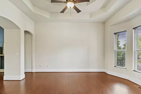 Living - 4039 E Melody Ln, Springfield, MO 65809 photo 5 of 12