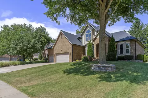 Exterior - 4039 E Melody Ln, Springfield, MO 65809 photo 2 of 9