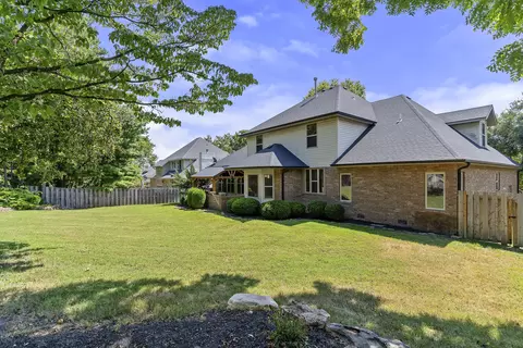 Exterior - 4039 E Melody Ln, Springfield, MO 65809 photo 6 of 9