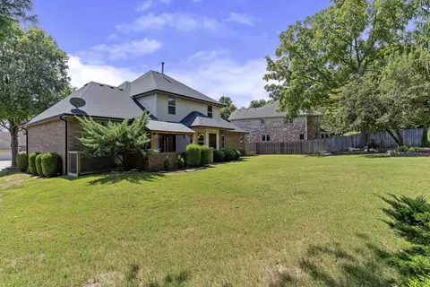 Exterior - 4039 E Melody Ln, Springfield, MO 65809 photo 4 of 9