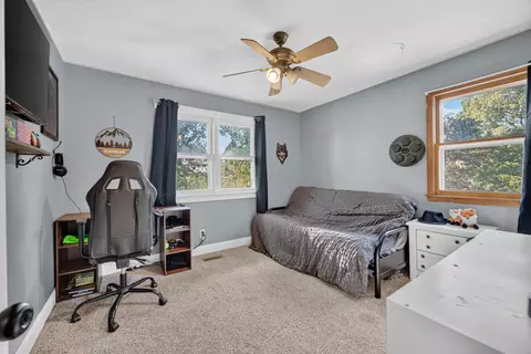 Bedroom - 1938 Dark Valley Rd, Marshfield, MO 65706 photo 5 of 7