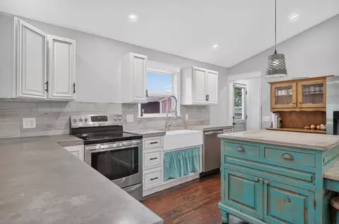 Kitchen - 1938 Dark Valley Rd, Marshfield, MO 65706 photo 2 of 6