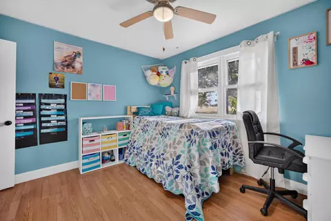 Bedroom - 1938 Dark Valley Rd, Marshfield, MO 65706 photo 3 of 7