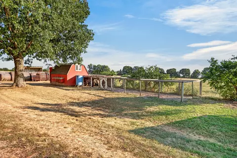 Exterior - 1938 Dark Valley Rd, Marshfield, MO 65706 photo 2 of 11