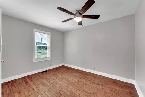 Bedroom - 106 E Mount Vernon Rd, Billings, MO 65610 photo 5 of 6