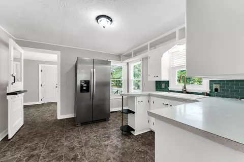 Kitchen - 106 E Mount Vernon Rd, Billings, MO 65610 photo 4 of 7
