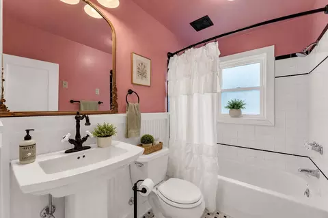Bath - 106 E Mount Vernon Rd, Billings, MO 65610 photo 1 of 2