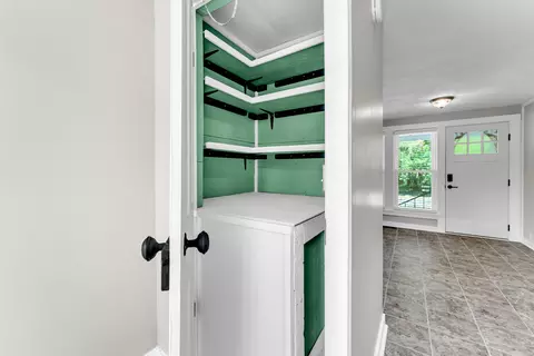 Entry Way - 106 E Mount Vernon Rd, Billings, MO 65610 photo 3 of 7