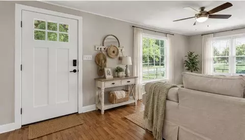 Entry Way - 106 E Mount Vernon Rd, Billings, MO 65610 photo 1 of 7