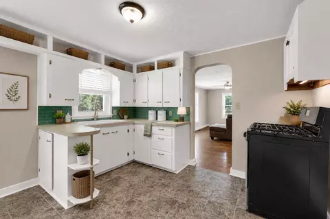 Kitchen - 106 E Mount Vernon Rd, Billings, MO 65610 photo 6 of 7