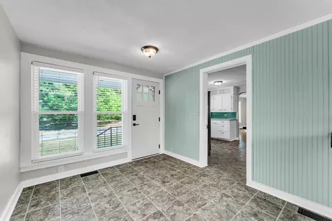 Entry Way - 106 E Mount Vernon Rd, Billings, MO 65610 photo 5 of 7