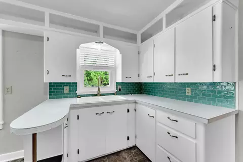 Kitchen - 106 E Mount Vernon Rd, Billings, MO 65610 photo 2 of 7