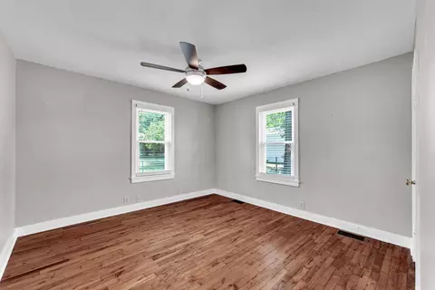 Bedroom - 106 E Mount Vernon Rd, Billings, MO 65610 photo 3 of 6