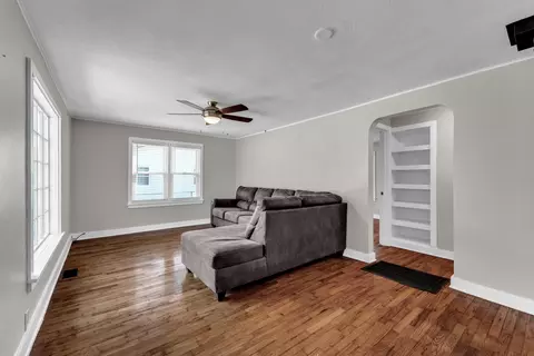Living - 106 E Mount Vernon Rd, Billings, MO 65610 photo 2 of 2