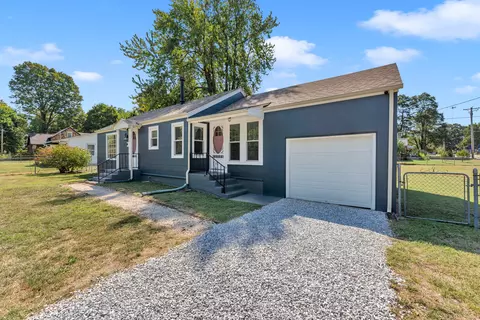 Exterior - 106 E Mount Vernon Rd, Billings, MO 65610 photo 4 of 9