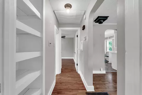 Entry Way - 106 E Mount Vernon Rd, Billings, MO 65610 photo 6 of 7