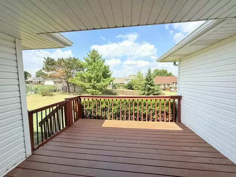 Exterior - 3945 W Cardinal St, Springfield, MO 65810 photo 4 of 7